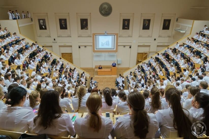 جامعة بافلوف الروسية: رسوم الطب وطب الأسنان 2026 والمستندات المطلوبة