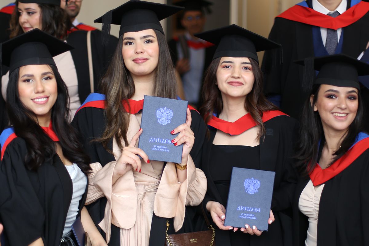جامعة سانت بطرسبرغ الحكومية الروسية: الرسوم الدراسية 2026 وشروط القبول