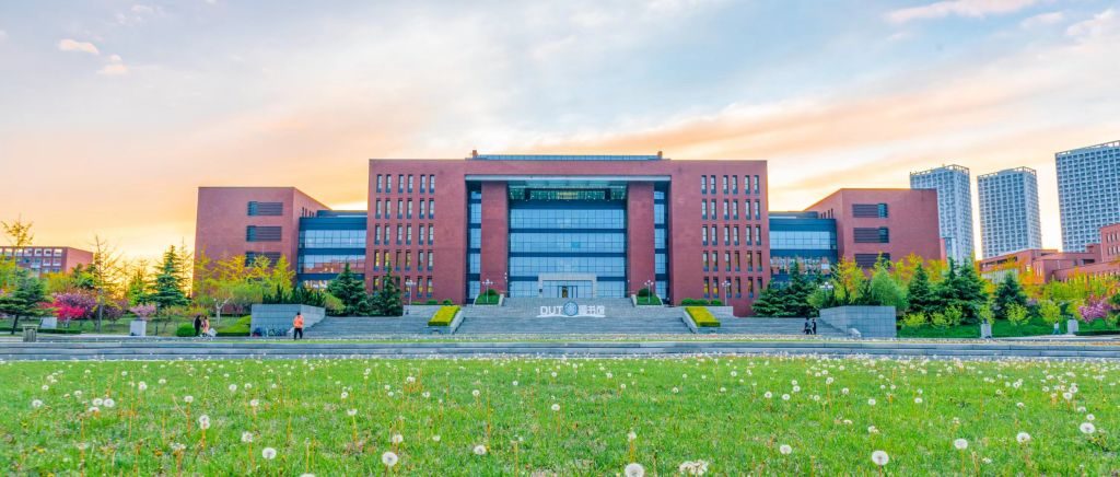 قبول جامعة داليان للدراسات الطبية التمهيدية يناير 2026