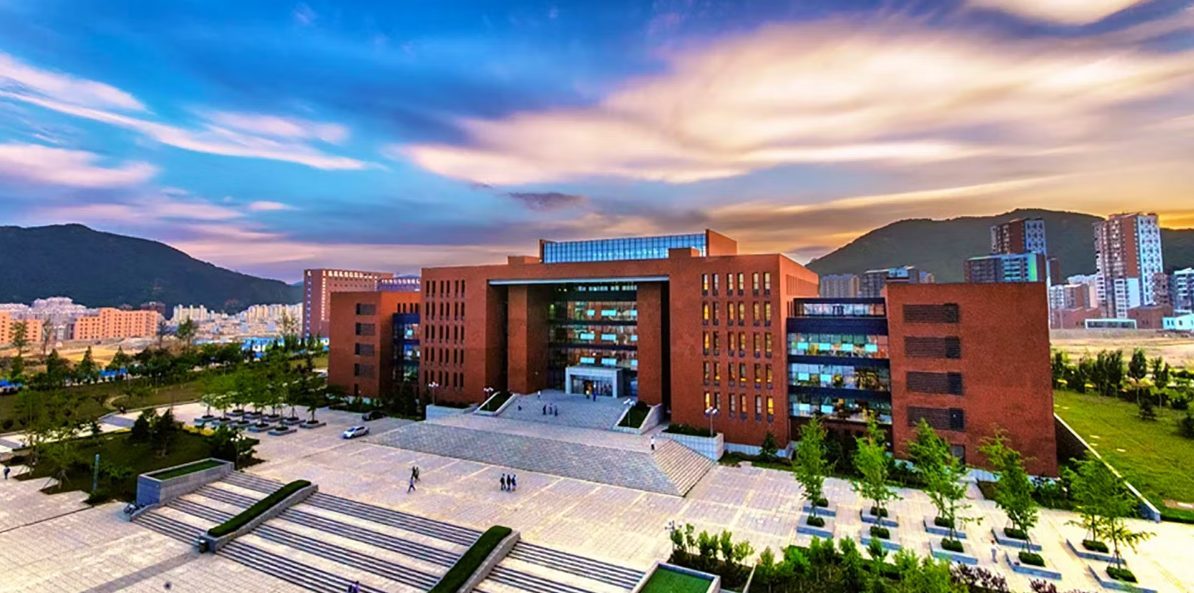 قبول جامعة داليان للدراسات الطبية التمهيدية يناير 2026